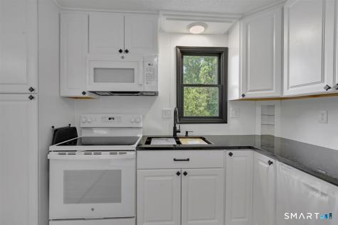 28 Mcnabola Lane Wallingford CT 06492