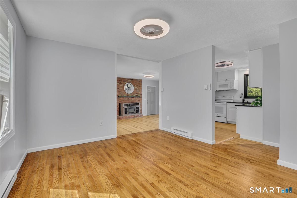 28 Mcnabola Lane Wallingford CT 06492