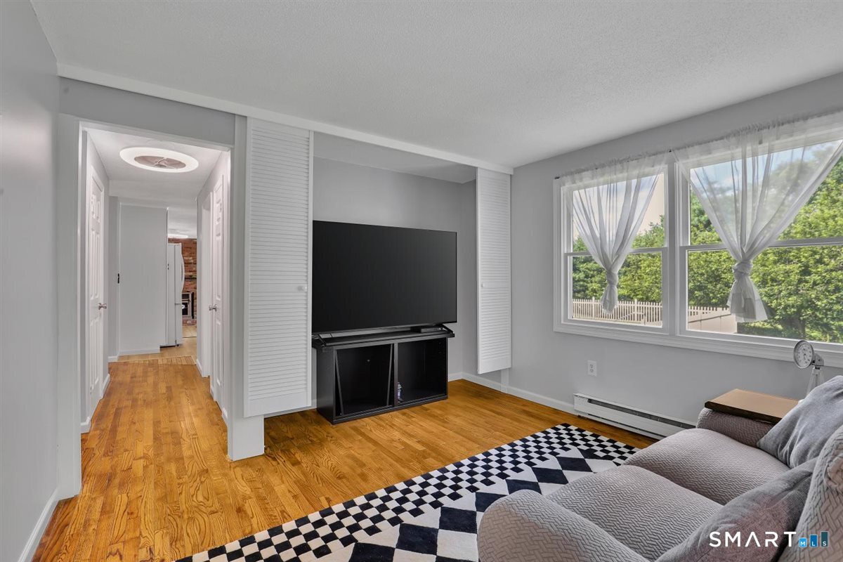 28 Mcnabola Lane Wallingford CT 06492