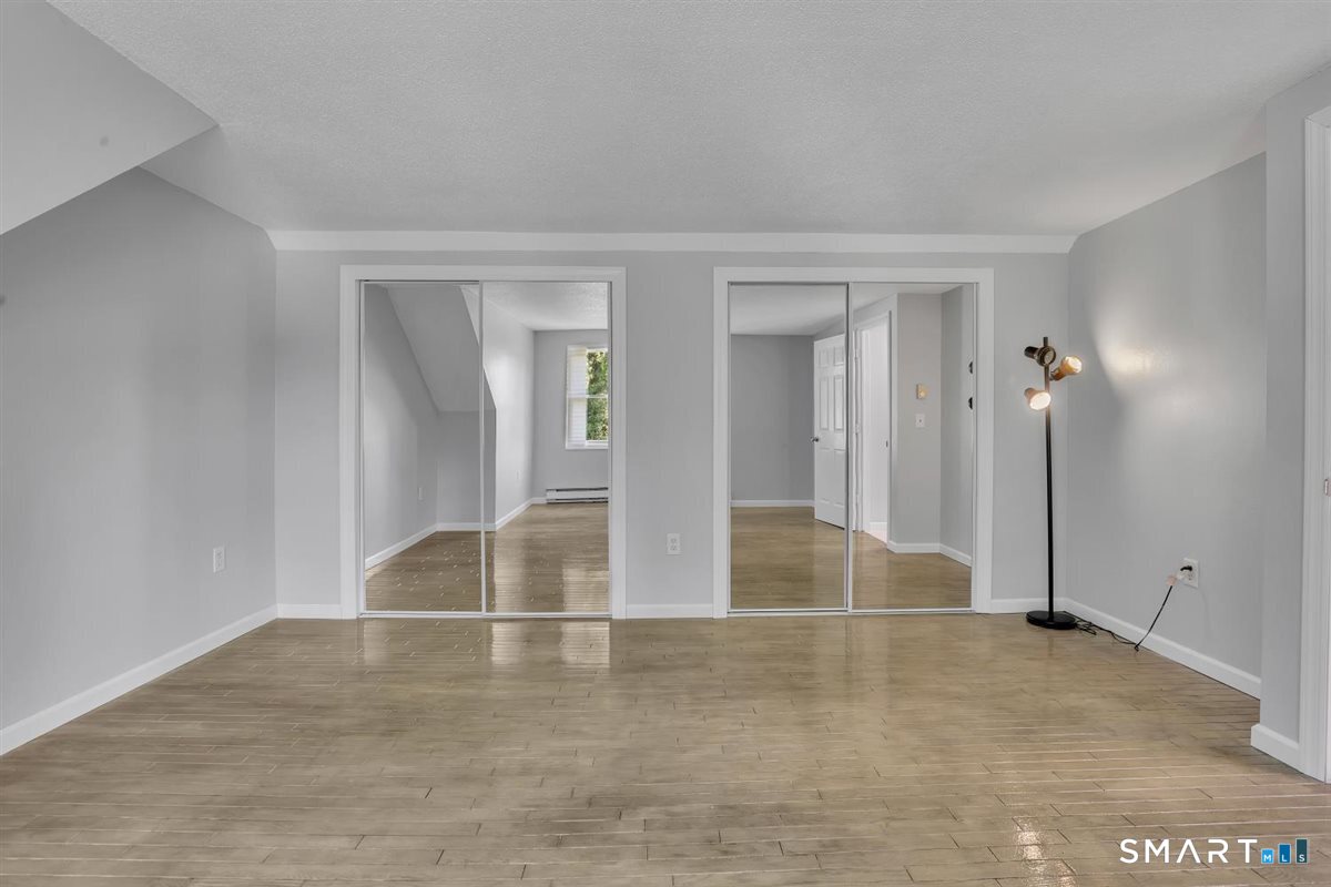 28 Mcnabola Lane Wallingford CT 06492