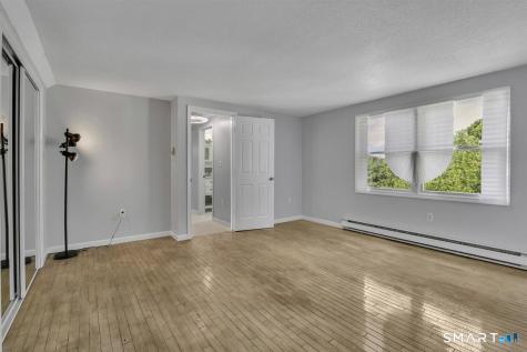 28 Mcnabola Lane Wallingford CT 06492