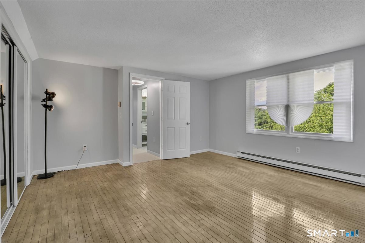 28 Mcnabola Lane Wallingford CT 06492