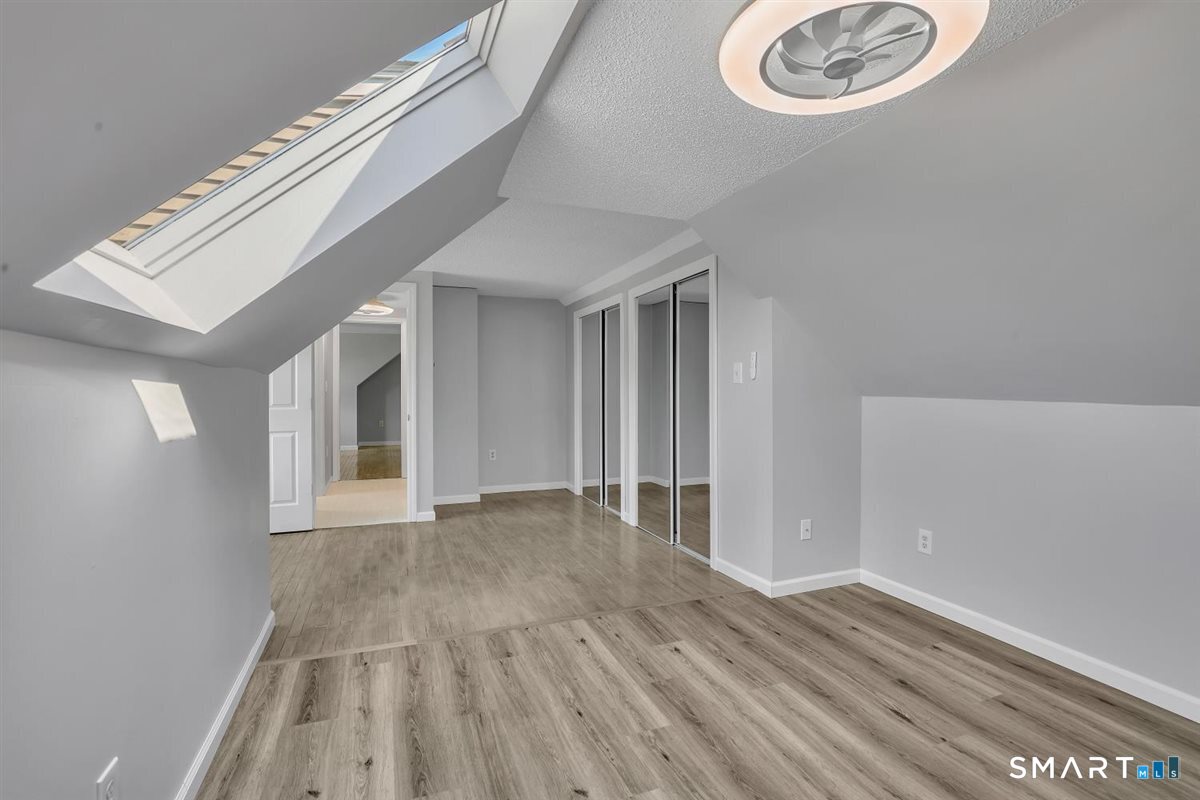 28 Mcnabola Lane Wallingford CT 06492