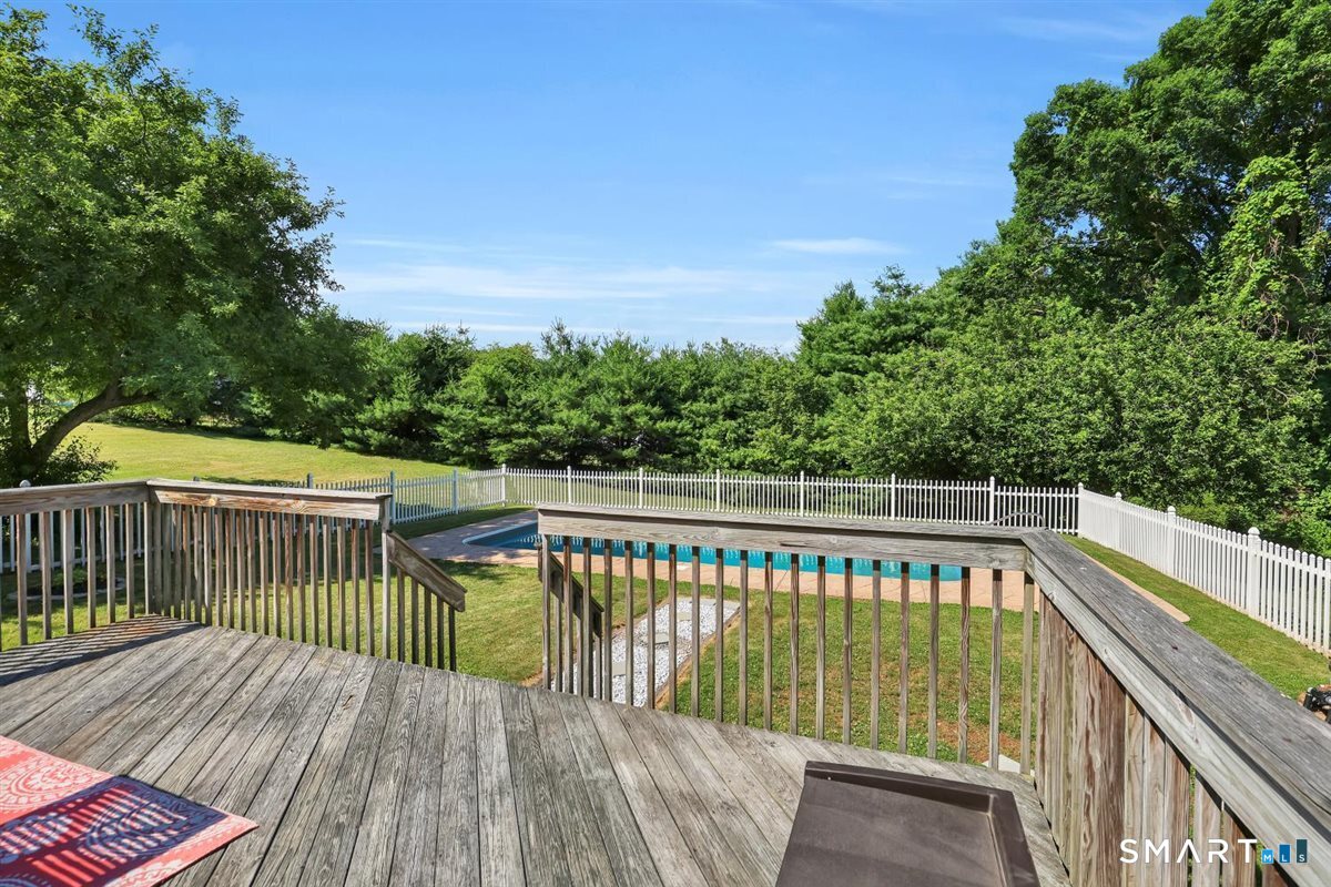 28 Mcnabola Lane Wallingford CT 06492
