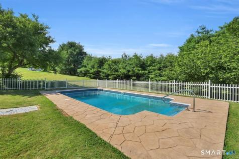 28 Mcnabola Lane Wallingford CT 06492