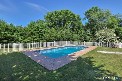 28 Mcnabola Lane Wallingford CT 06492