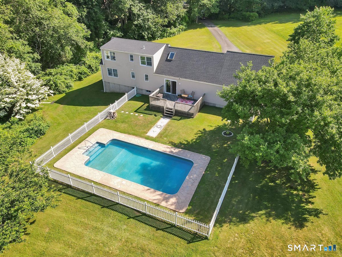 28 Mcnabola Lane Wallingford CT 06492