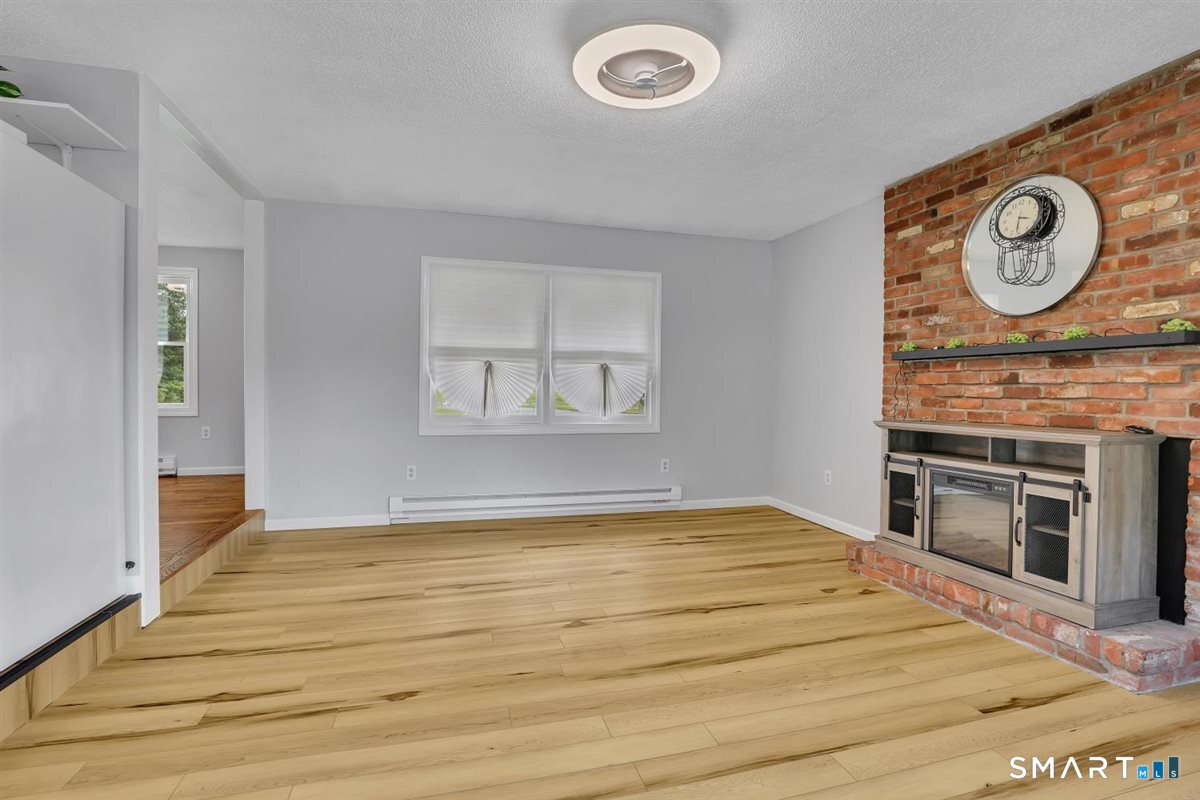 28 Mcnabola Lane Wallingford CT 06492
