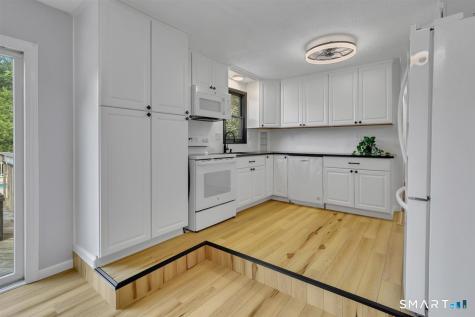 28 Mcnabola Lane Wallingford CT 06492