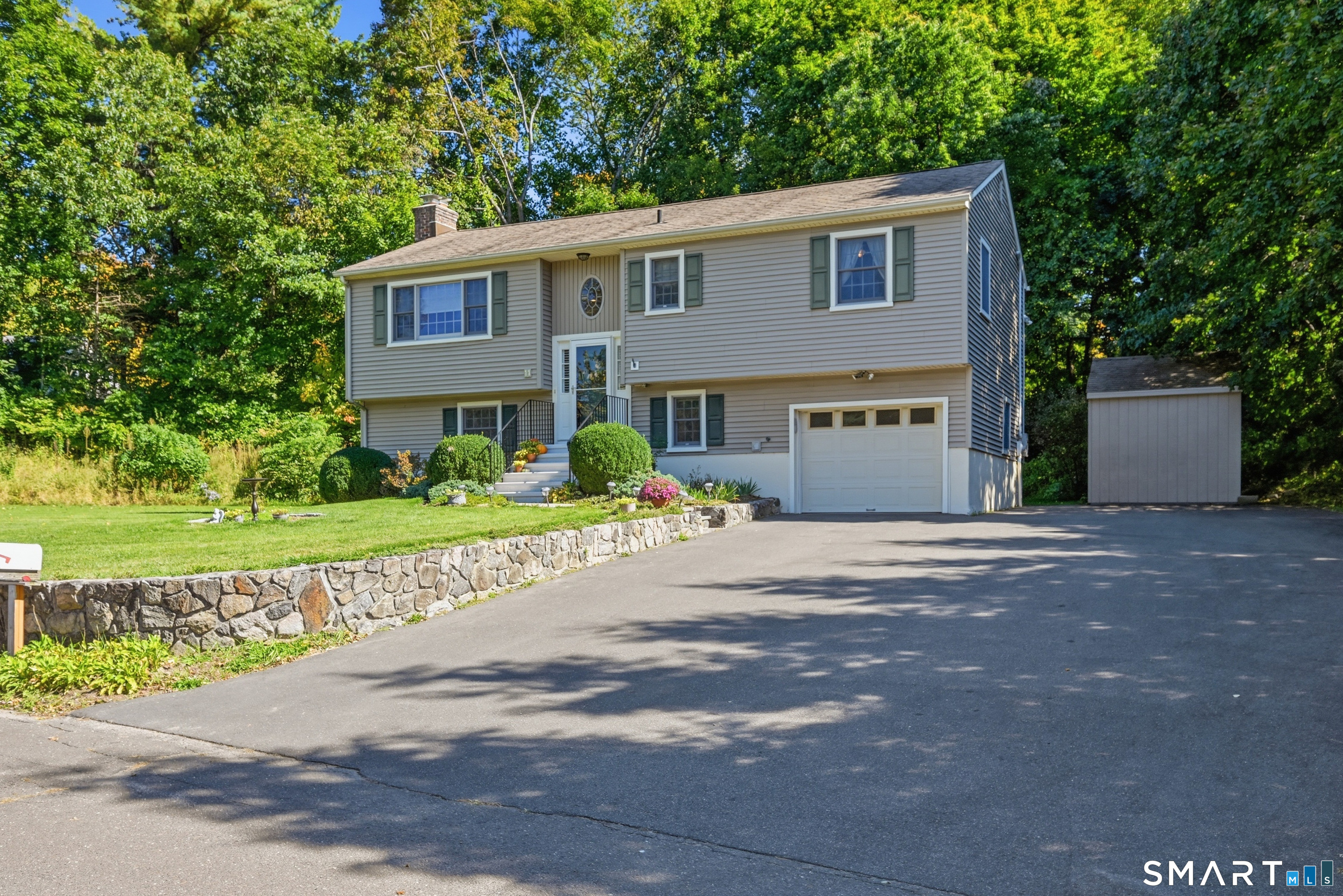 11 Delview Drive Danbury CT 06811