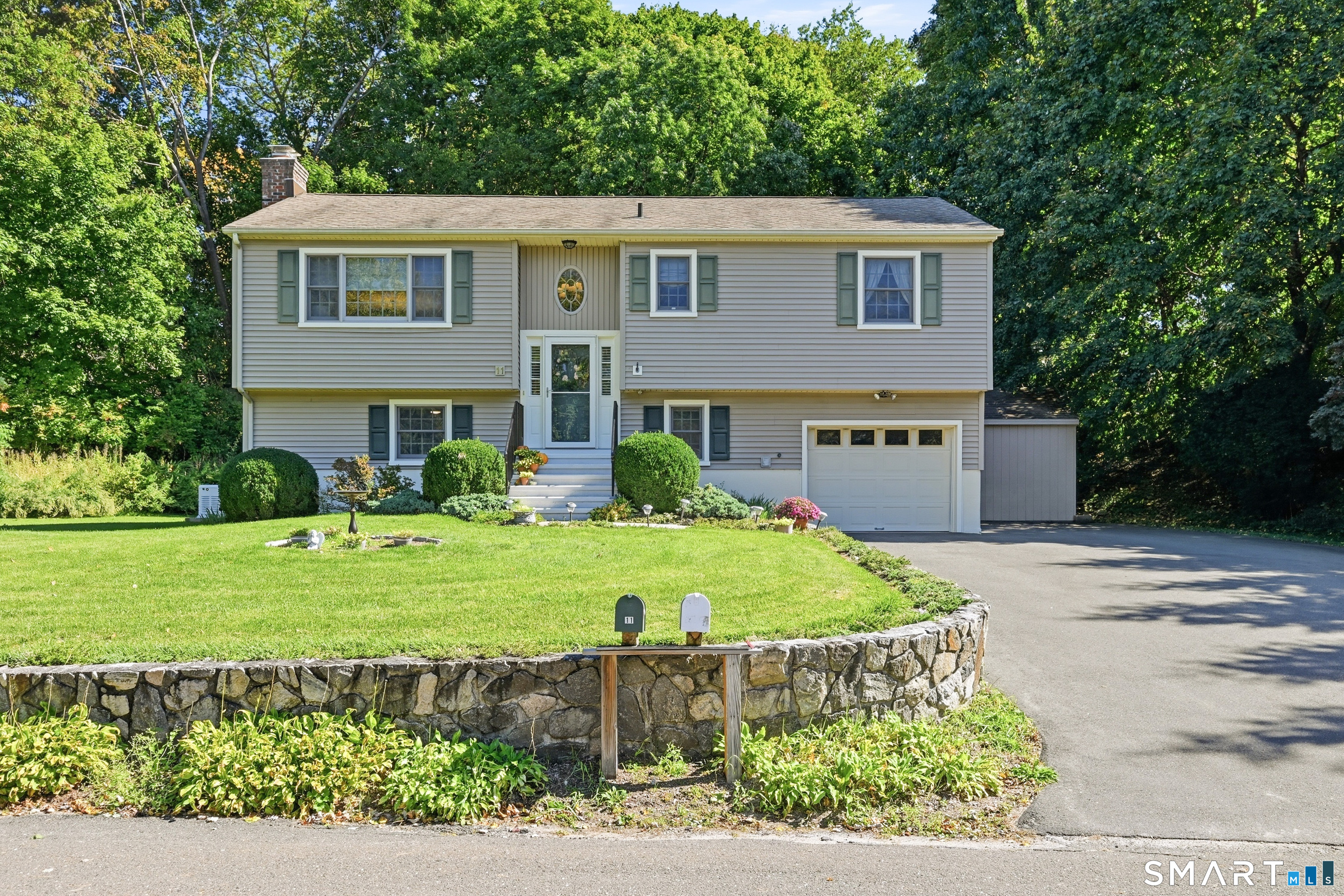 11 Delview Drive Danbury CT 06811