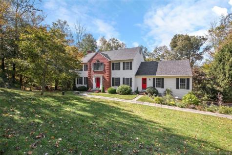22 Cloverleaf Drive New Fairfield CT 06812