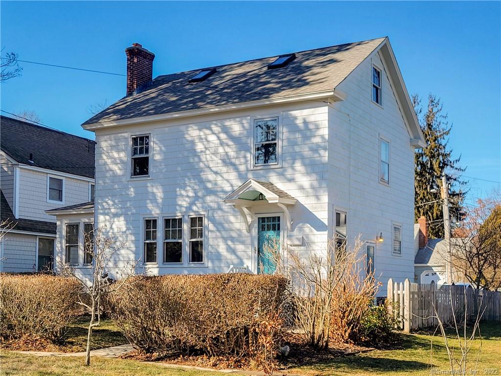 145 Glenwood Avenue New London CT 06320