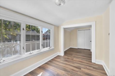 374 Mapledale Place Bridgeport CT 06610