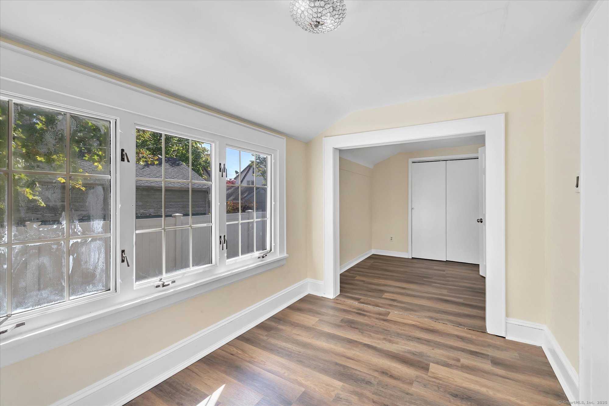 374 Mapledale Place Bridgeport CT 06610