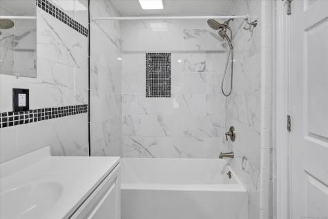 374 Mapledale Place Bridgeport CT 06610