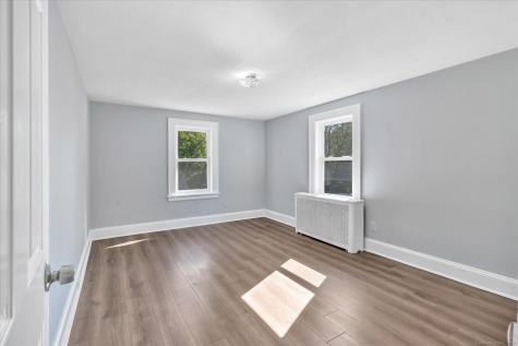 374 Mapledale Place Bridgeport CT 06610