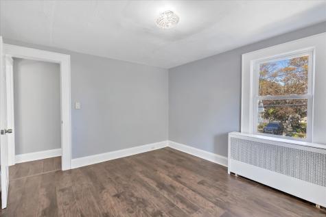 374 Mapledale Place Bridgeport CT 06610