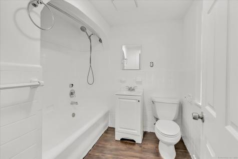 374 Mapledale Place Bridgeport CT 06610