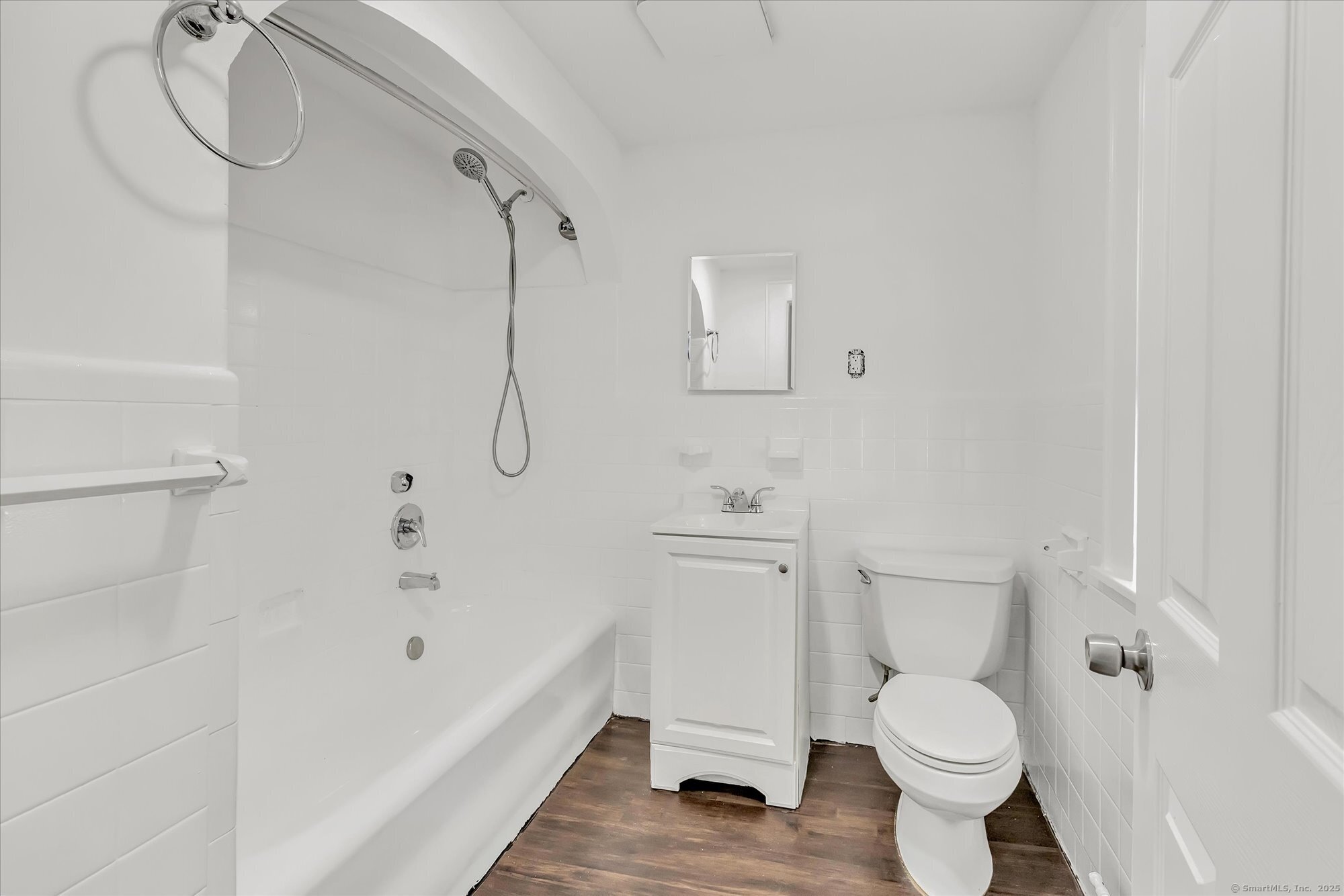 374 Mapledale Place Bridgeport CT 06610