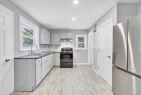 374 Mapledale Place Bridgeport CT 06610