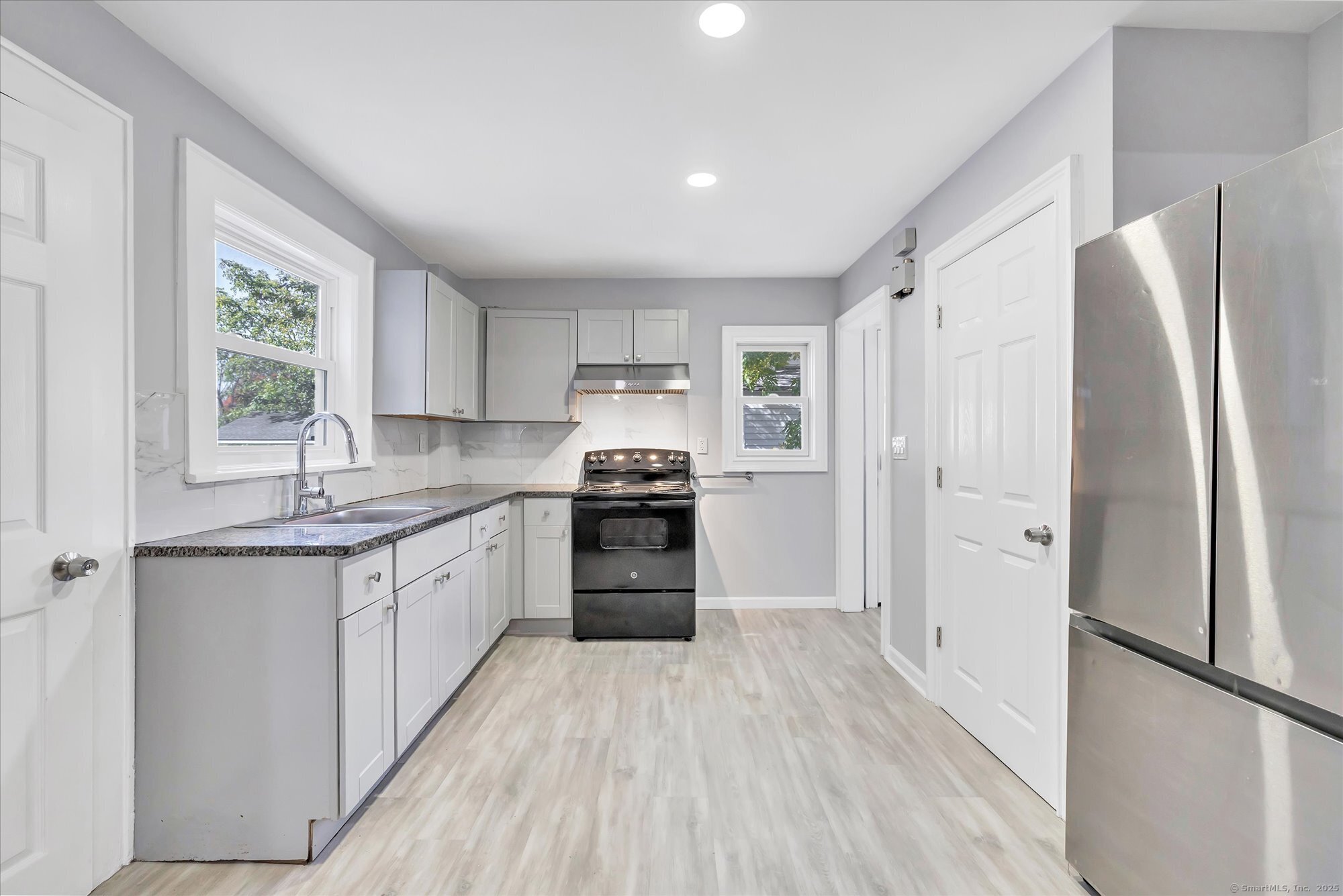 374 Mapledale Place Bridgeport CT 06610