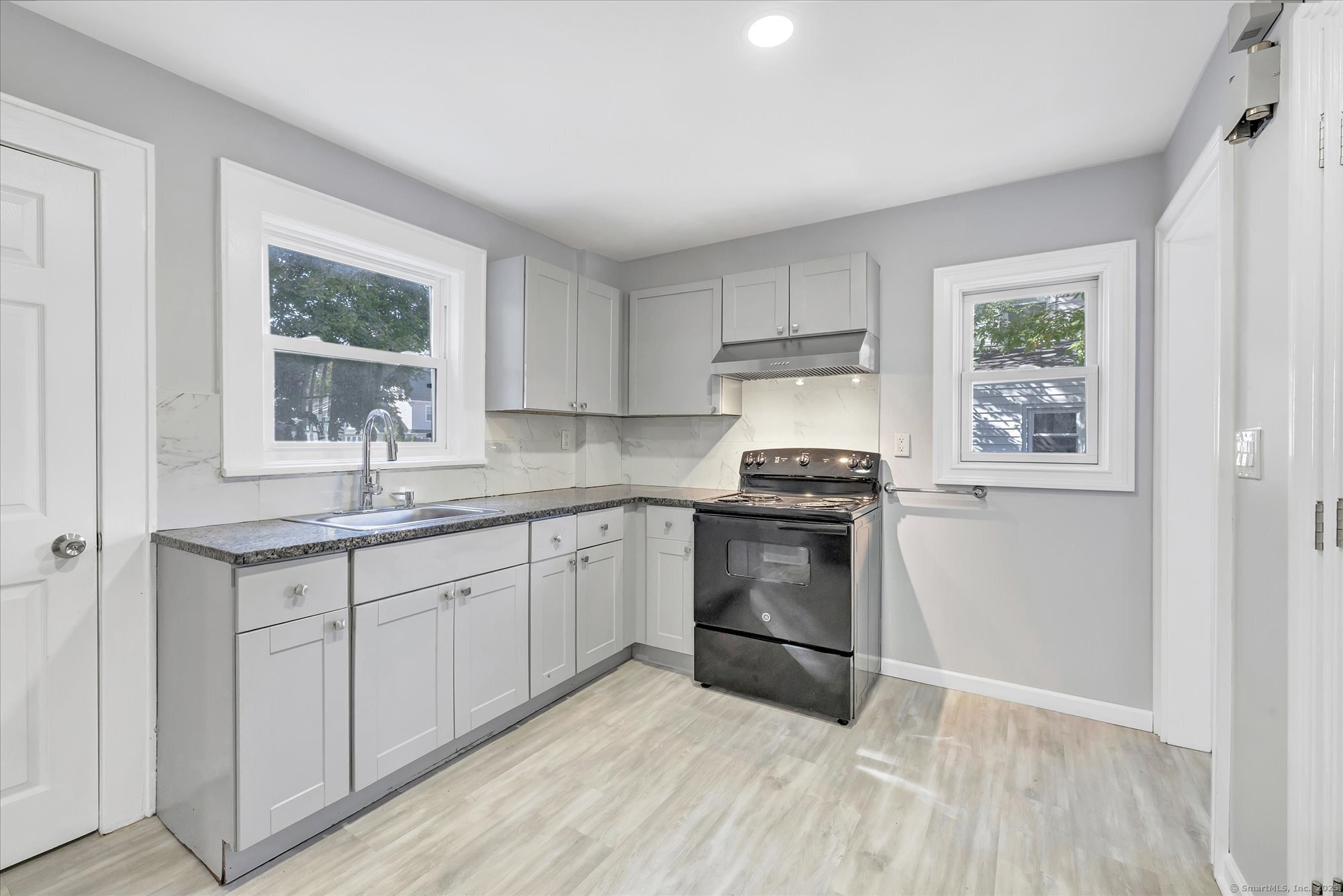 374 Mapledale Place Bridgeport CT 06610