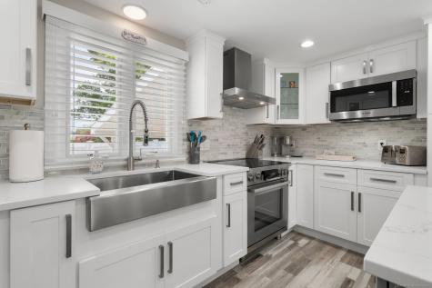 56 Columbus Avenue Old Lyme CT 06371