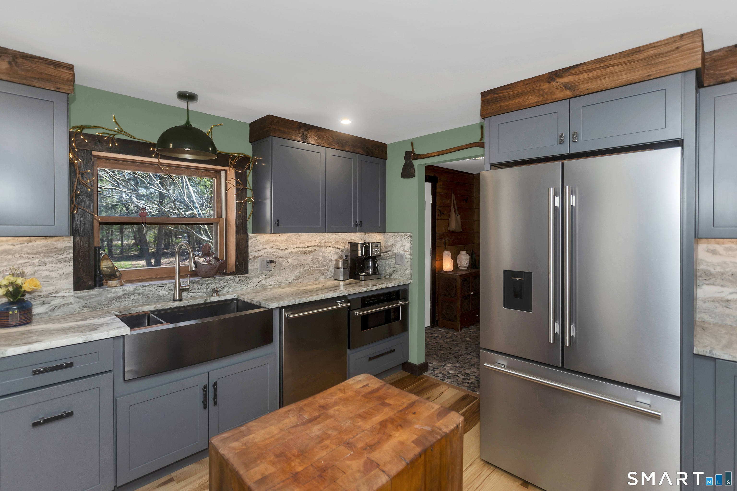 174 South Grand Street Suffield CT 06093
