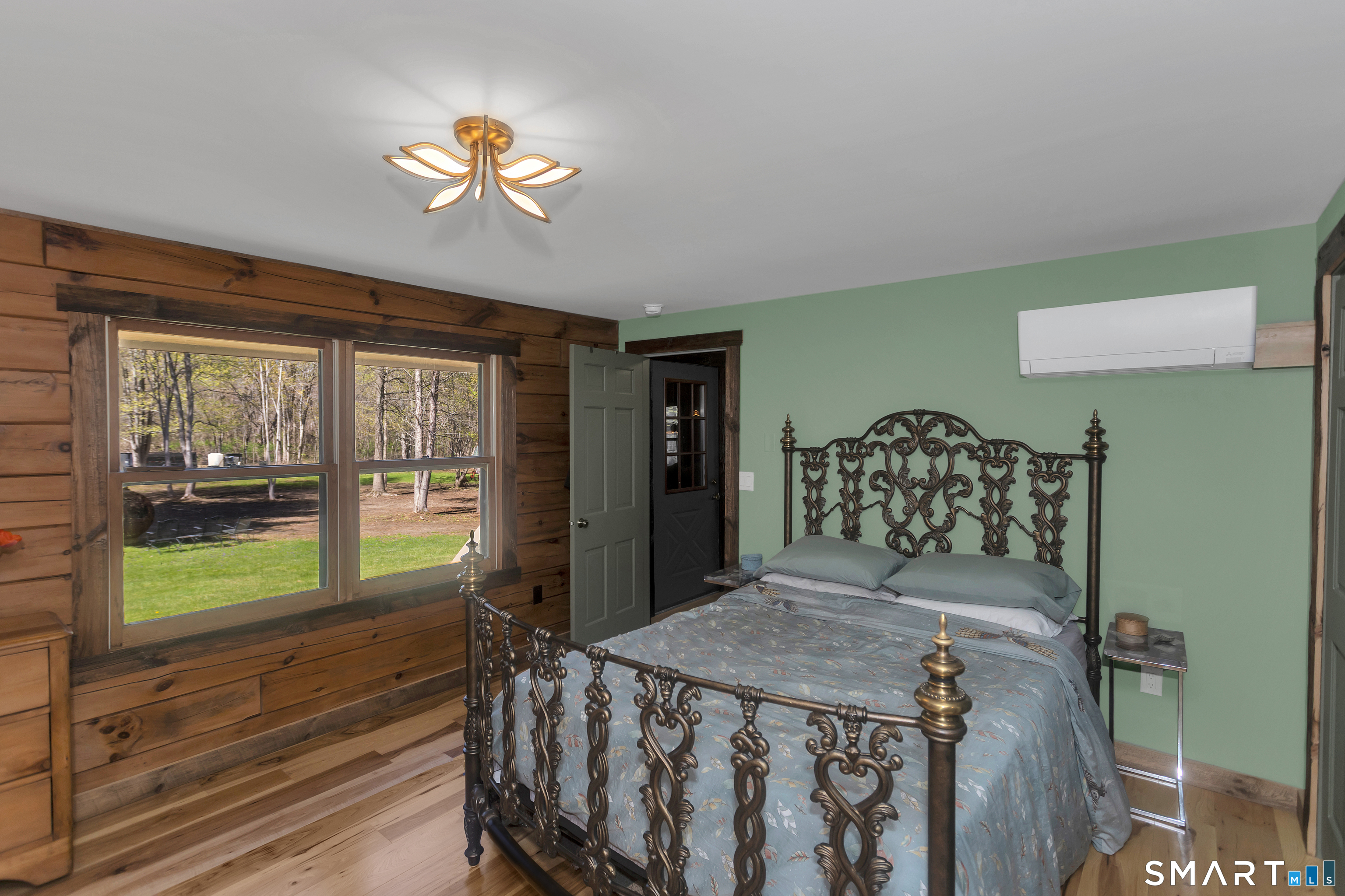 174 South Grand Street Suffield CT 06093