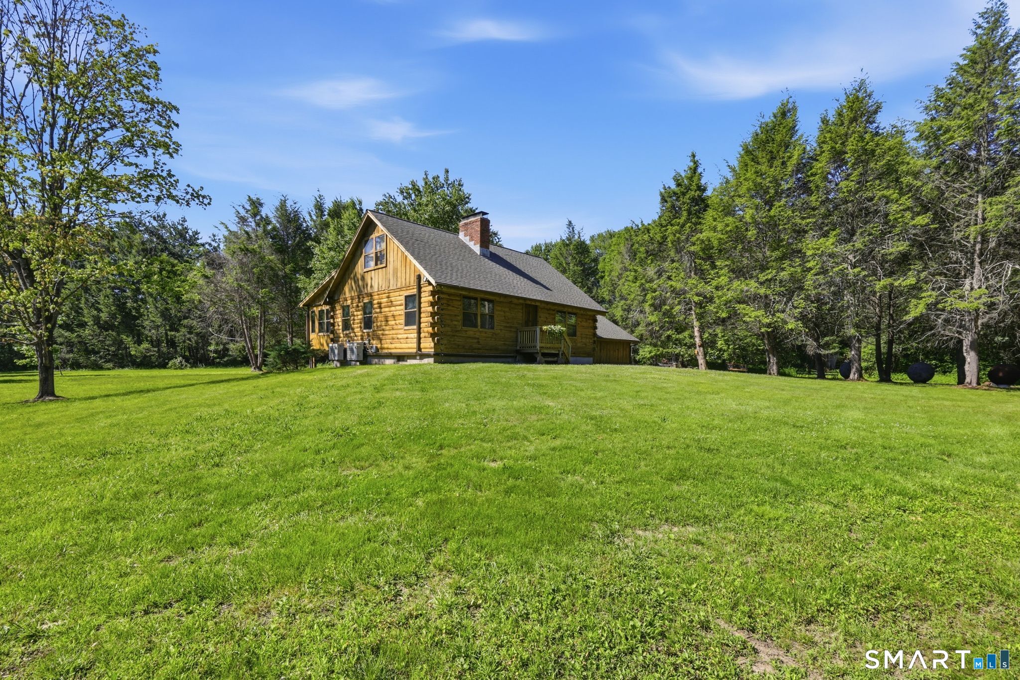 174 South Grand Street Suffield CT 06093