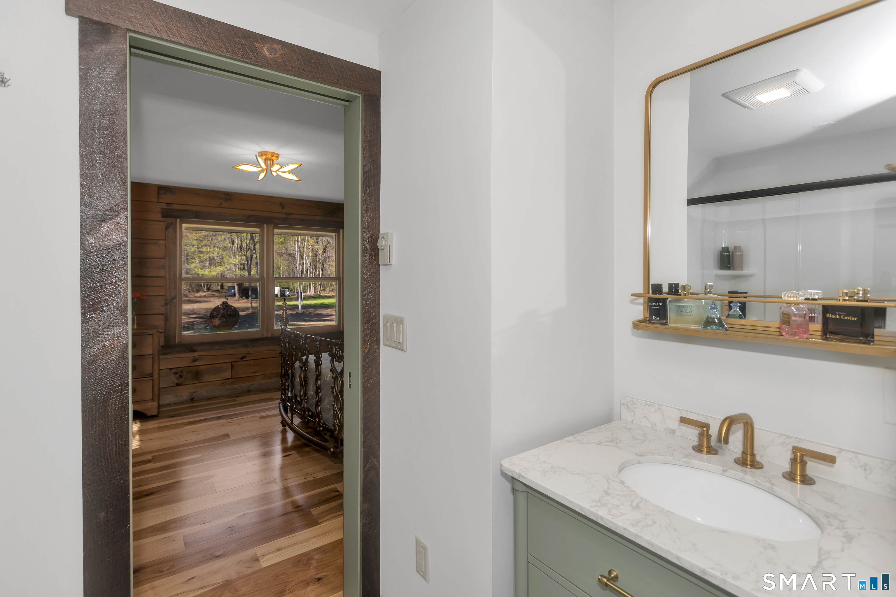 174 South Grand Street Suffield CT 06093