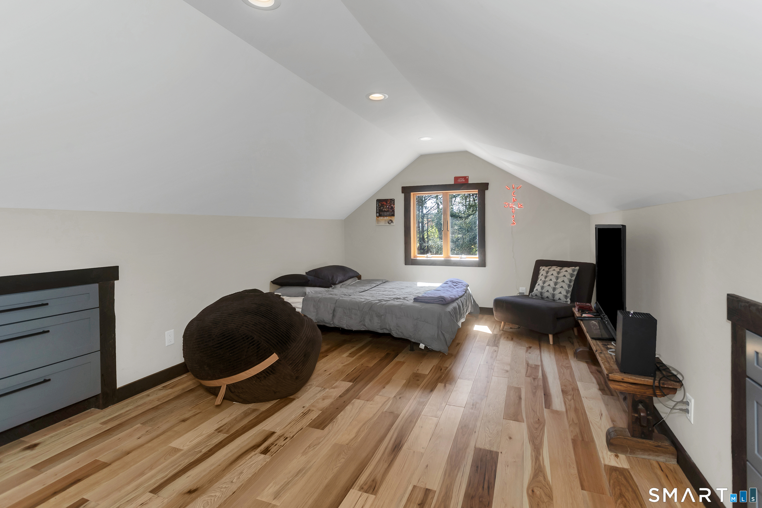174 South Grand Street Suffield CT 06093