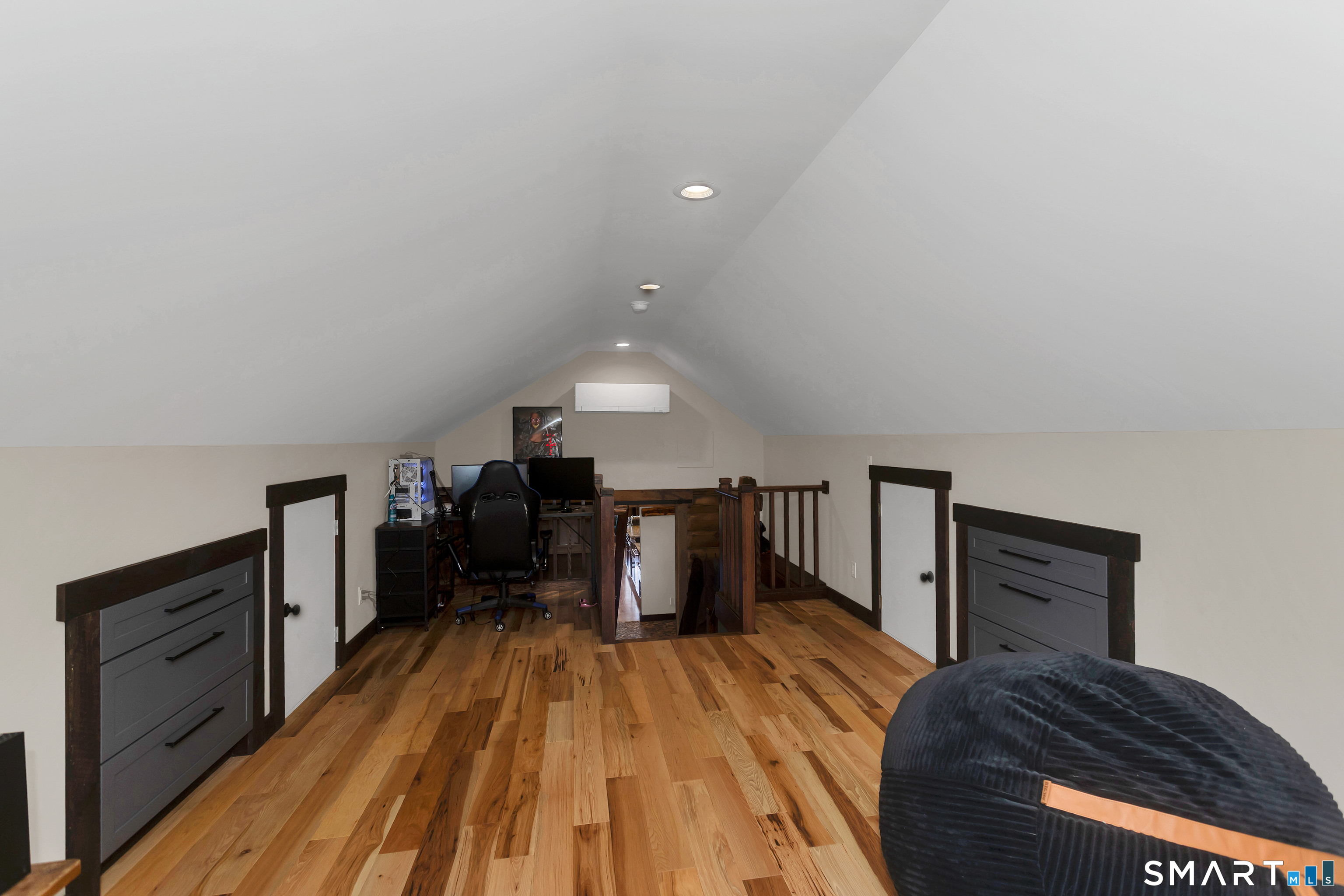 174 South Grand Street Suffield CT 06093