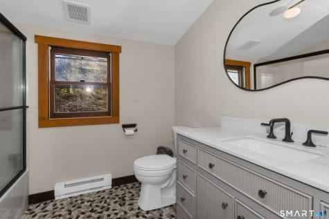 174 South Grand Street Suffield CT 06093