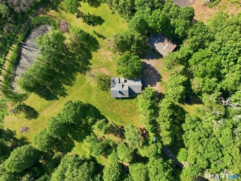 174 South Grand Street Suffield CT 06093