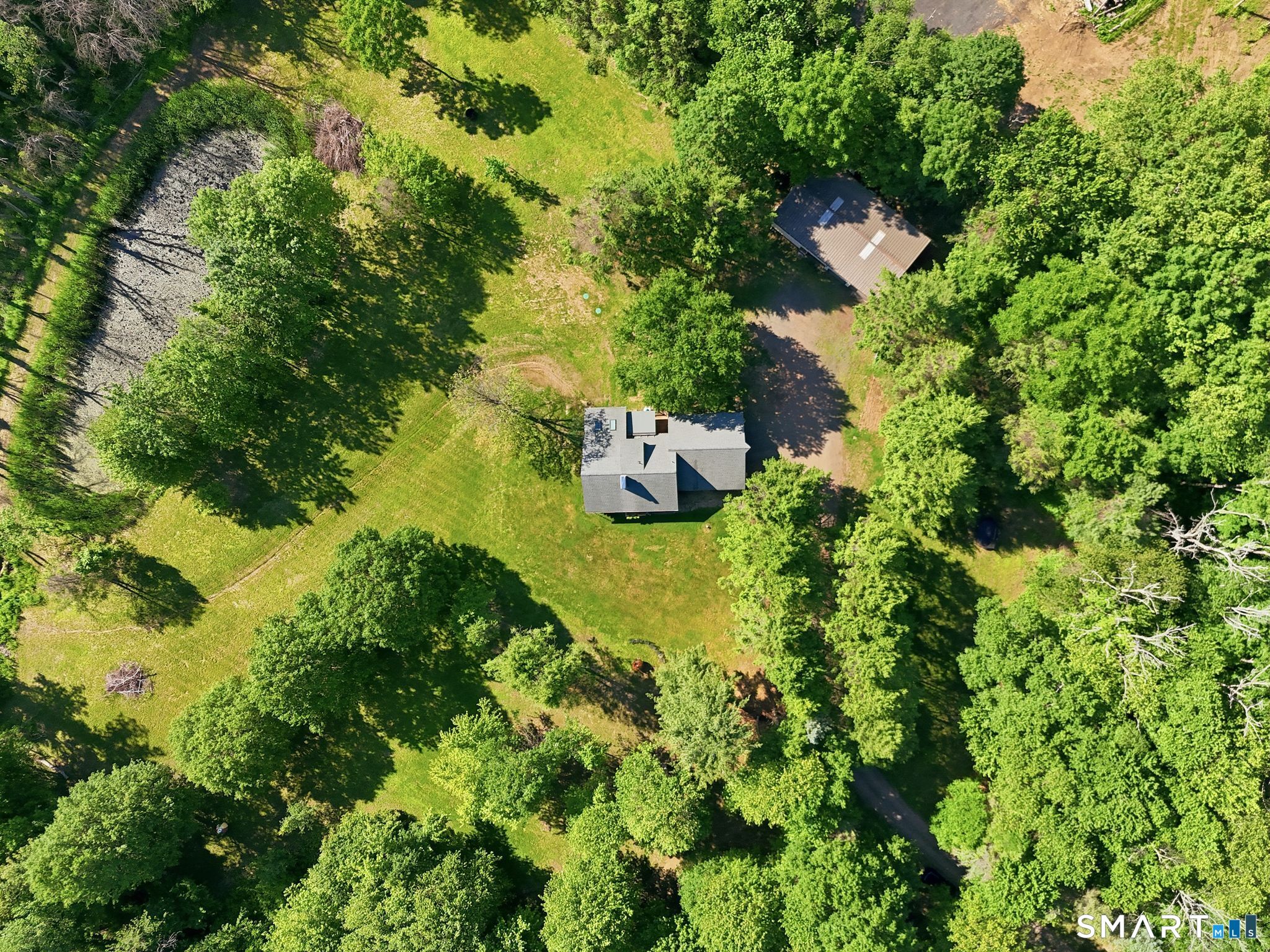 174 South Grand Street Suffield CT 06093