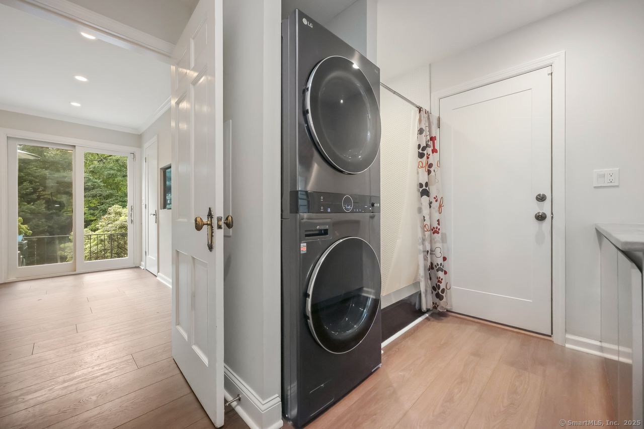 176 Logan Road New Canaan CT 06840