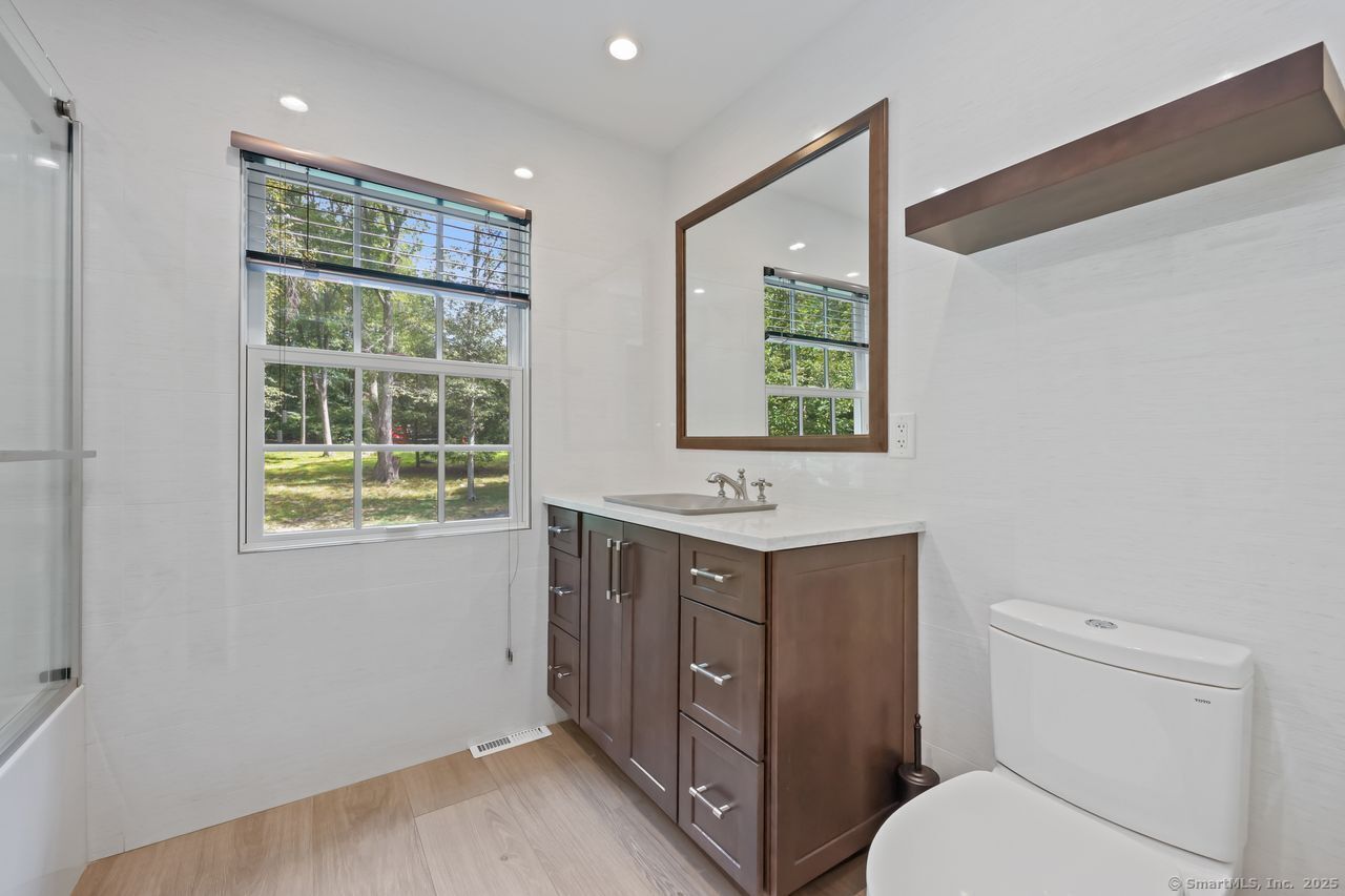 176 Logan Road New Canaan CT 06840