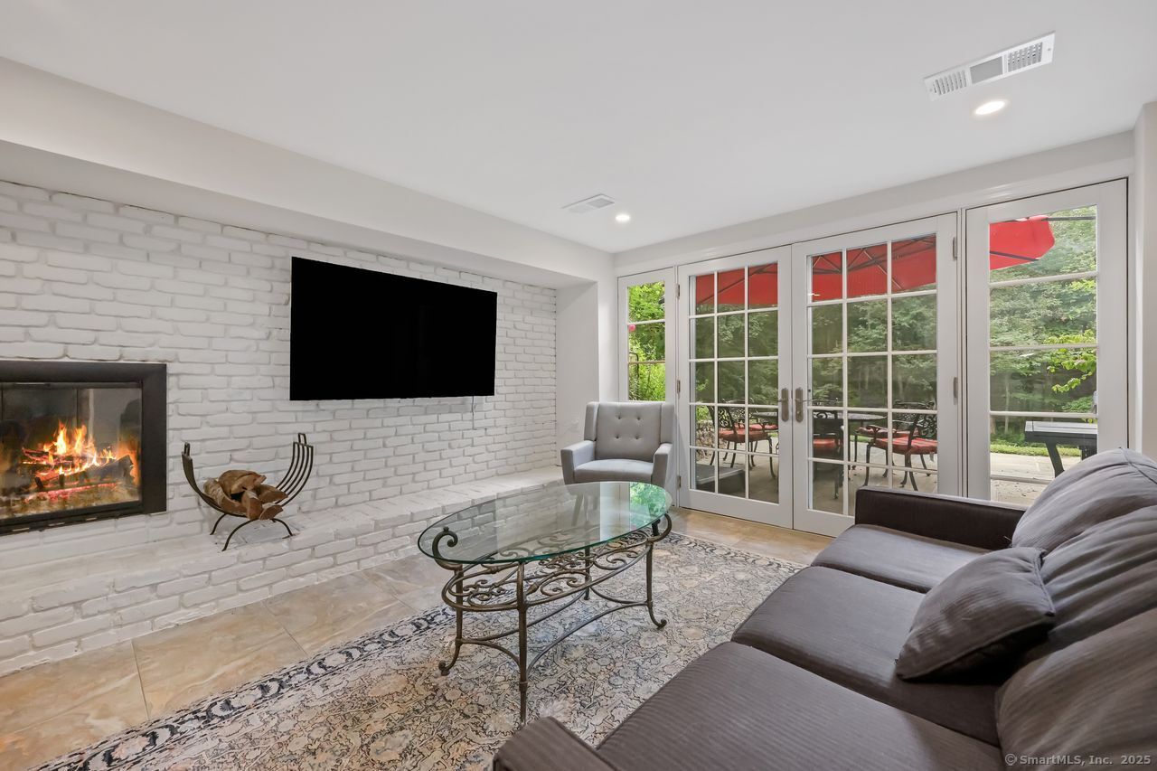 176 Logan Road New Canaan CT 06840