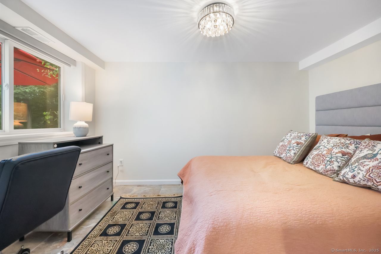 176 Logan Road New Canaan CT 06840