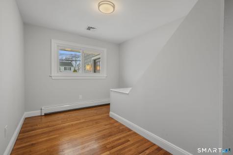 1092 Ocean Avenue New London CT 06320