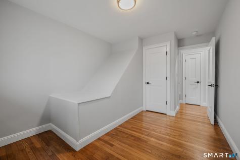 1092 Ocean Avenue New London CT 06320