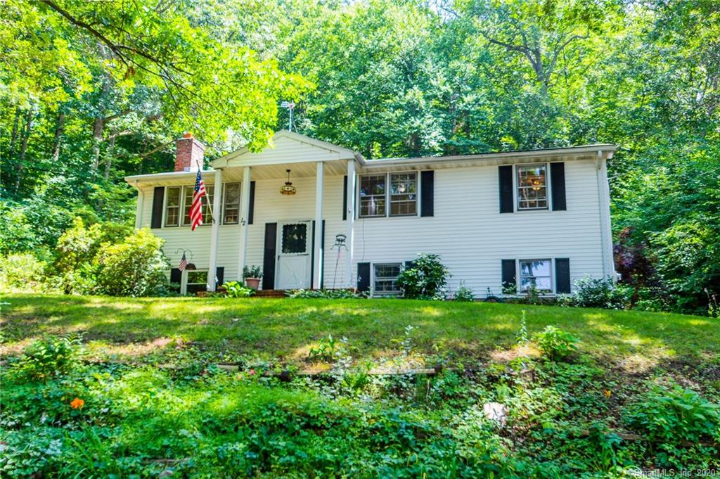 12 Castle Heights Deep River CT 06417