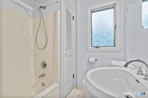 65 Deerfield Avenue Middletown CT 06457