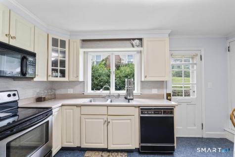 65 Deerfield Avenue Middletown CT 06457
