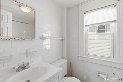 32 Lawrence Avenue Milford CT 06460