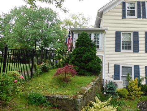 402 Boston Street Guilford CT 06437