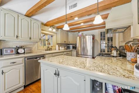 402 Boston Street Guilford CT 06437