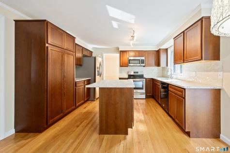 75 Meadow Brook Place Cheshire CT 06410
